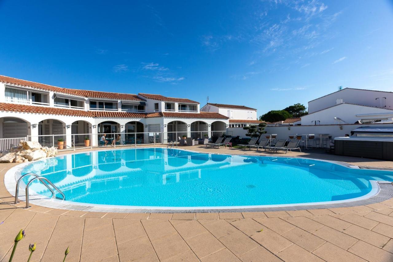 Hotel Restaurant Le Grand Large - Face A La Plage - Ile De Re 里维多瓦海滩 外观 照片