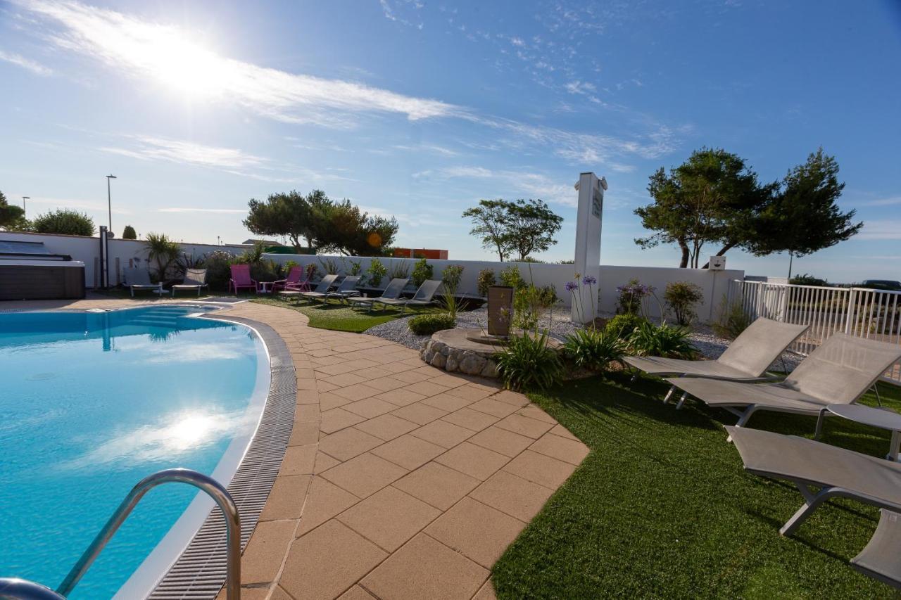 Hotel Restaurant Le Grand Large - Face A La Plage - Ile De Re 里维多瓦海滩 外观 照片