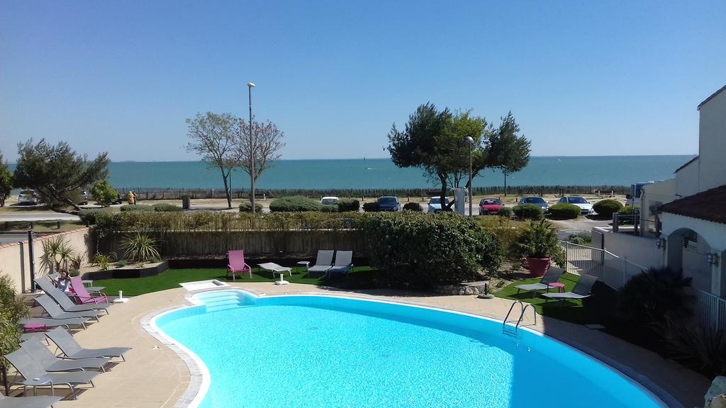 Hotel Restaurant Le Grand Large - Face A La Plage - Ile De Re 里维多瓦海滩 外观 照片