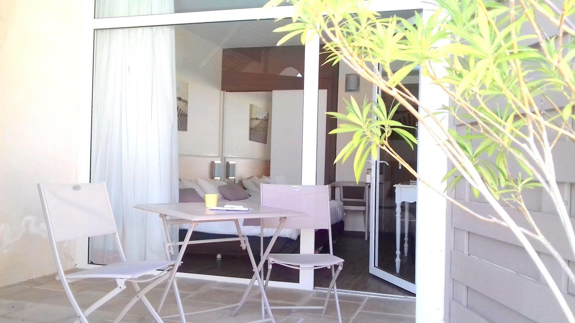 Hotel Restaurant Le Grand Large - Face A La Plage - Ile De Re 里维多瓦海滩 外观 照片