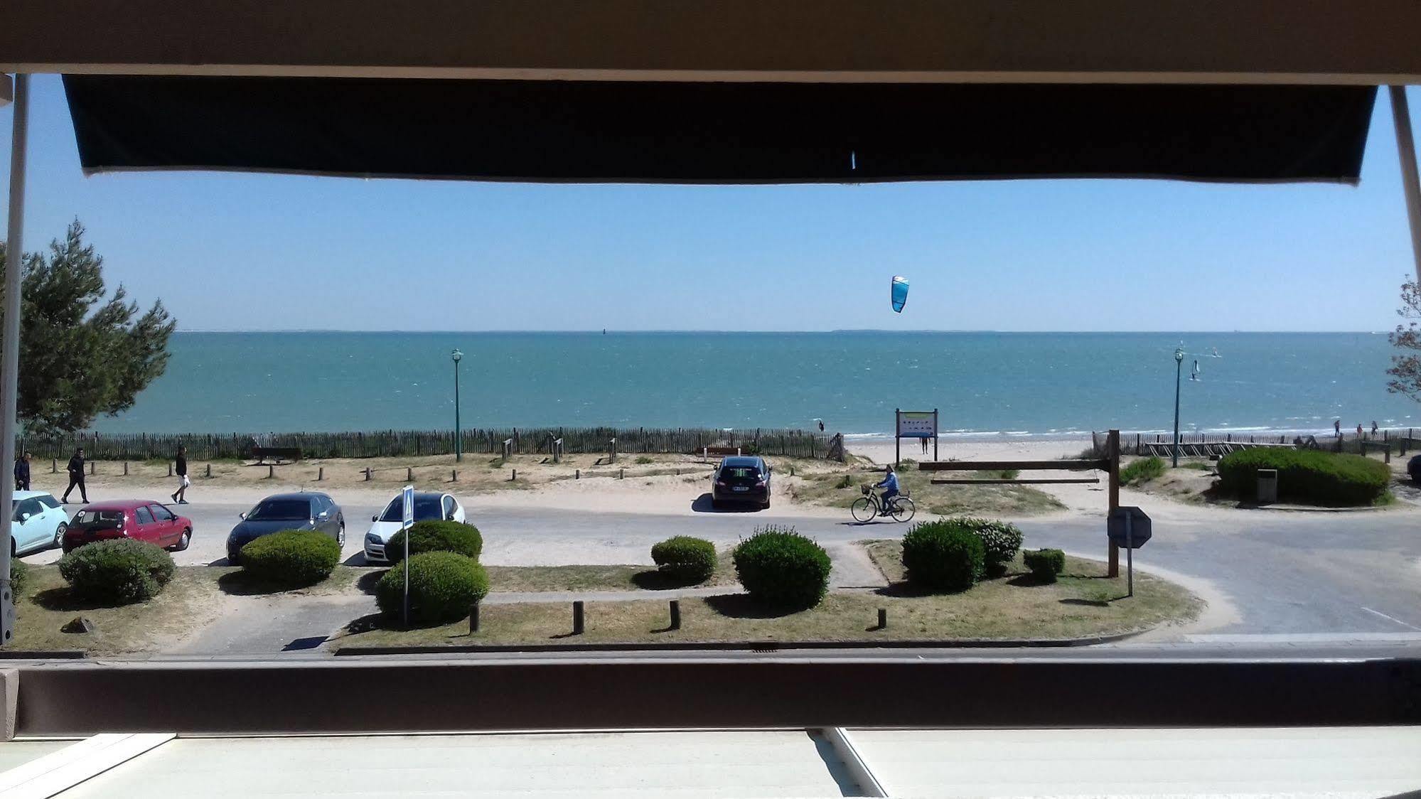 Hotel Restaurant Le Grand Large - Face A La Plage - Ile De Re 里维多瓦海滩 外观 照片