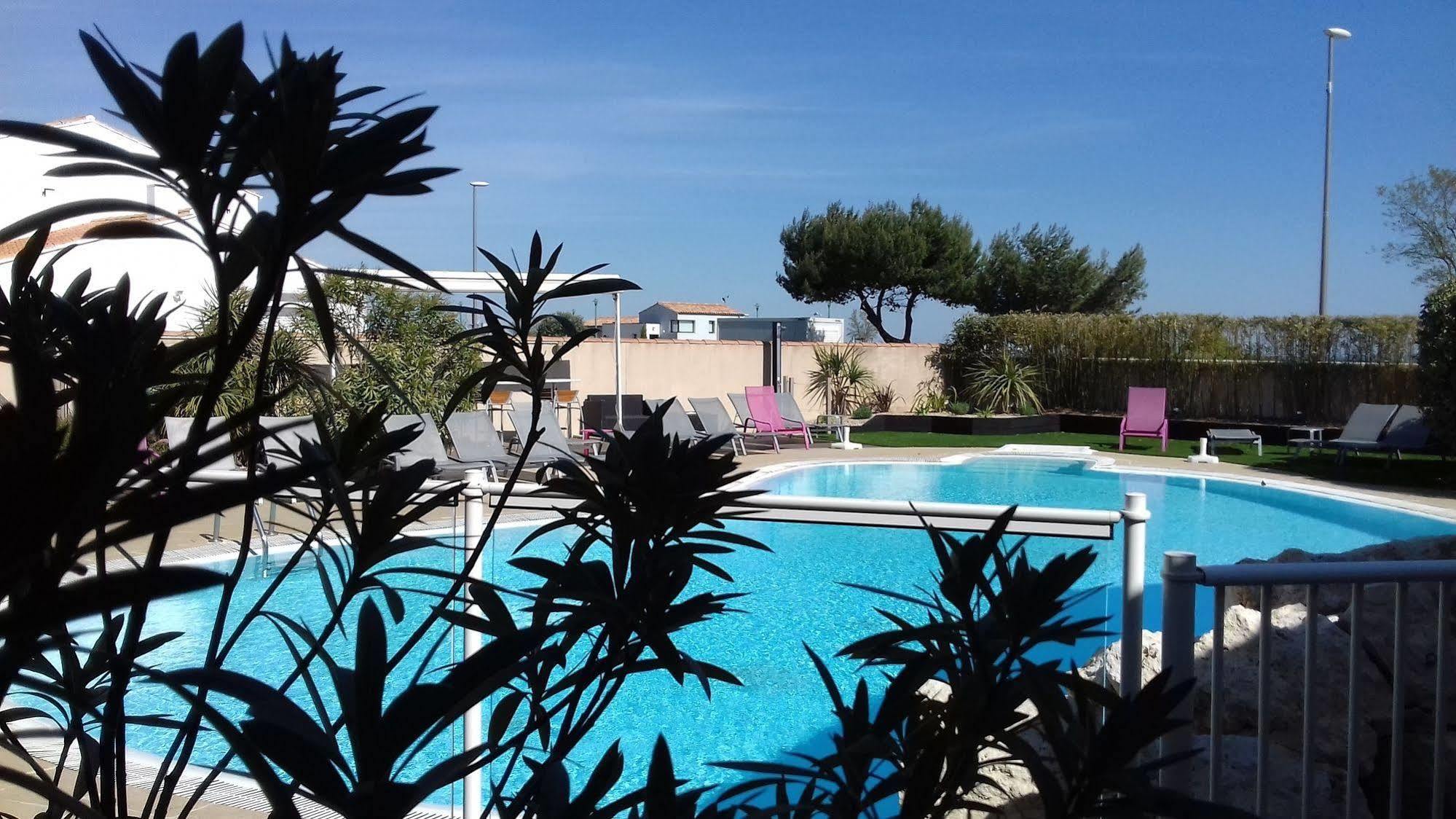 Hotel Restaurant Le Grand Large - Face A La Plage - Ile De Re 里维多瓦海滩 外观 照片